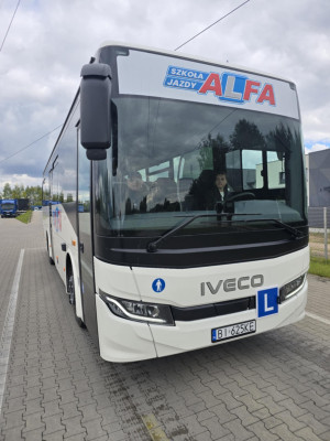 Pojazd szkoleniowy i egzaminacyjny IVECO rocznik 2025 Automatyczna skrzynia biegów